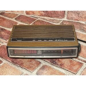 Vtg GE General Electric 7-4625F Wood Grain Digital Alarm Clock Radio AM/FM Works